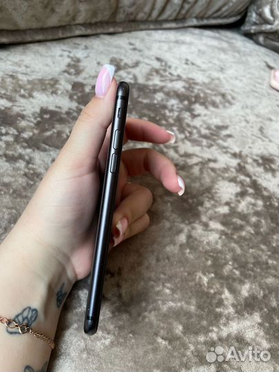 iPhone 8, 64 ГБ