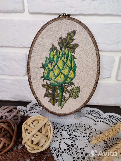 Картина вышитая гладью