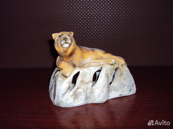 Статуэтка Тигр на скале