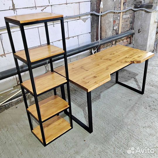 Компьютерный стол с полками в стиле лофт