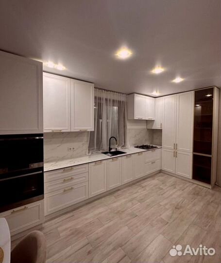 Кухня на заказ с островом