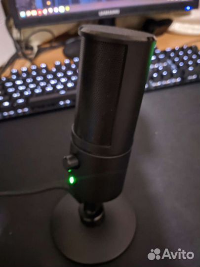 Микрофон Razer seiren x