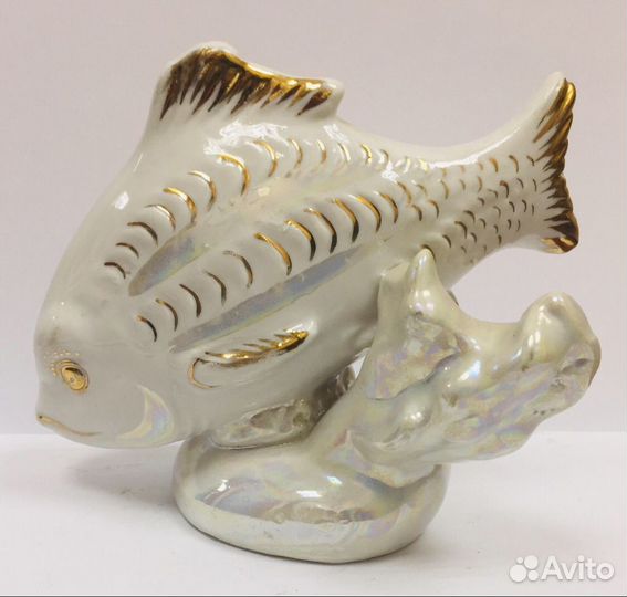 Фарфоровая статуэтка Рыба Карп