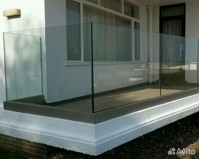 Стеклянные ограждения для балкона