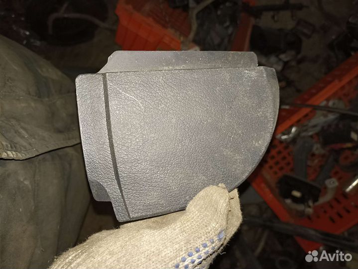 Накладка торпедо боковая правая Skoda Octavia tour