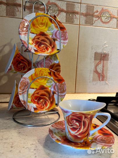 Кофейный сервиз на подставке