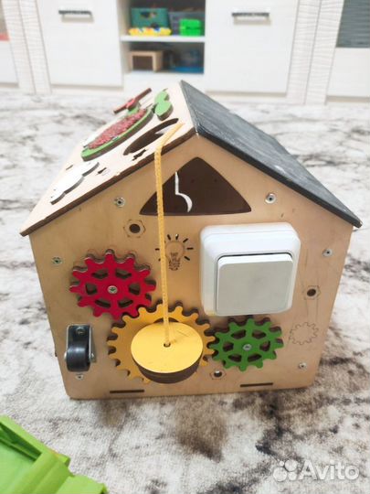 Бизиборд и динозавр- машина