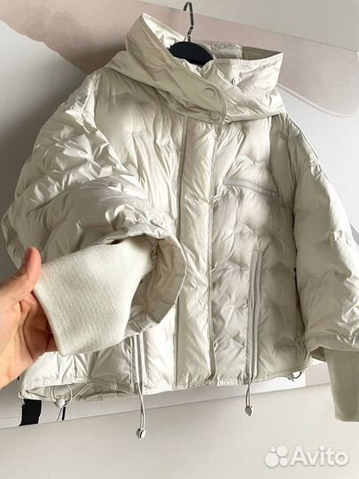 Куртка на пуху весенняя женская молочная