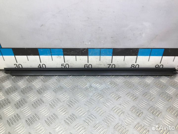 Б/У Накладка стекла переднего левого внутре#003