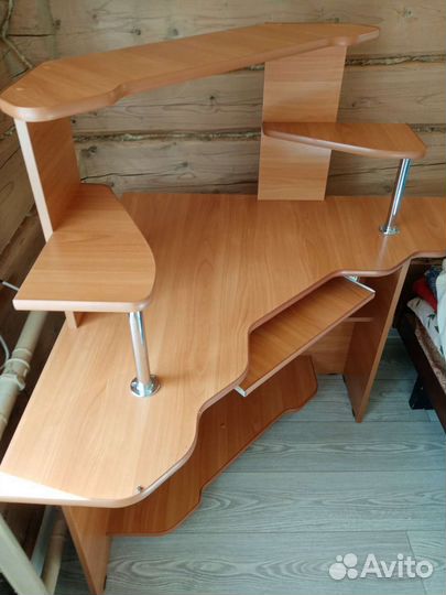 Компьютерный стол