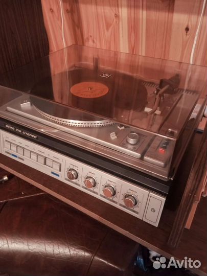 Проигрыватель винила вега 109 с колонками
