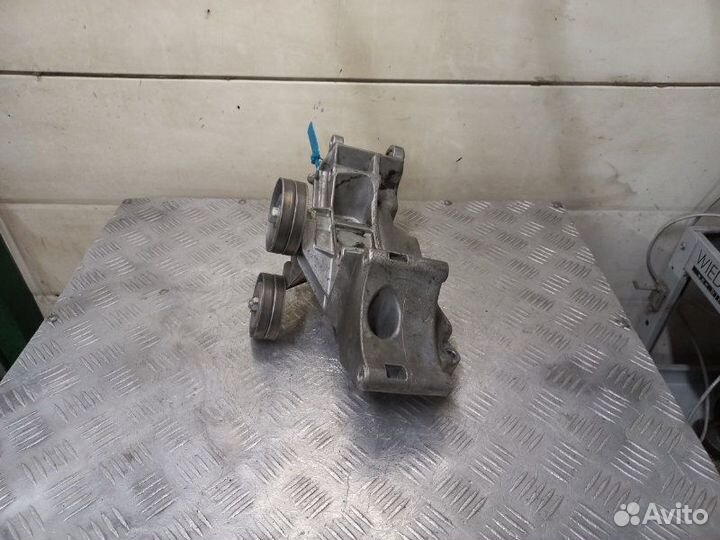 Кронштейн генератора Skoda Octavia A4 1.4 16V MPI