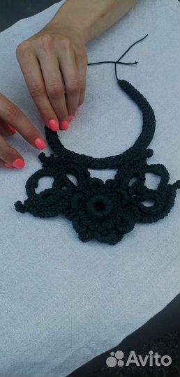 Вязаное колье на шею