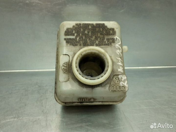 Бачок главного тормозного цилиндра Volkswagen Golf