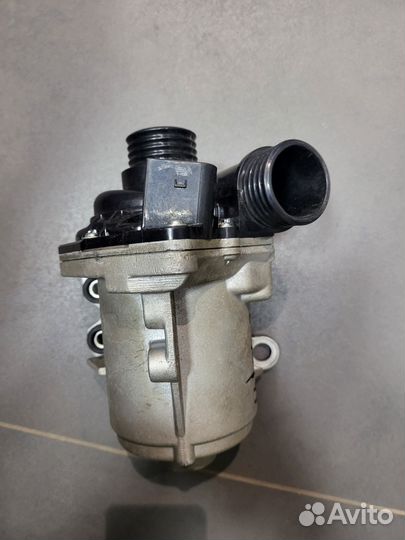 Помпа бмв BMW X5 X6 e70 e71