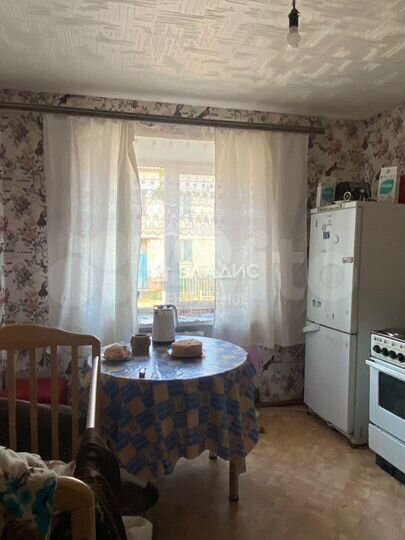 3-к. квартира, 64 м², 1/2 эт.
