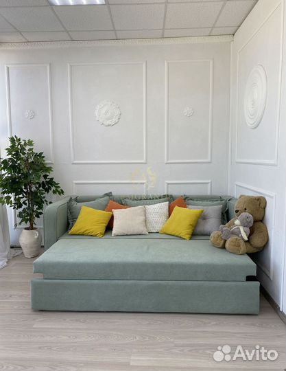 Кровать с мягким изголовьем от производителя