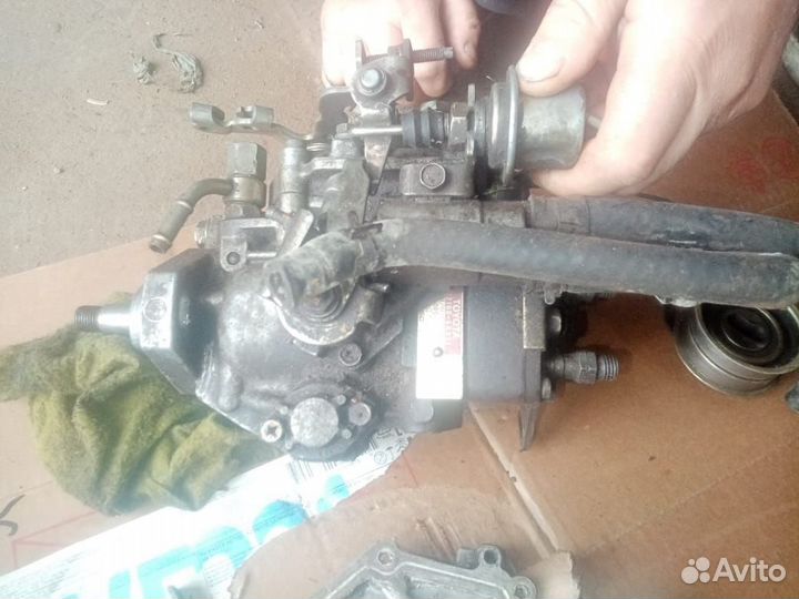 Дизельный мотор 2C в разборе