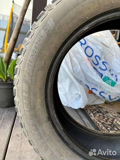 Michelin X-Ice North 4 215/60 R17 100E