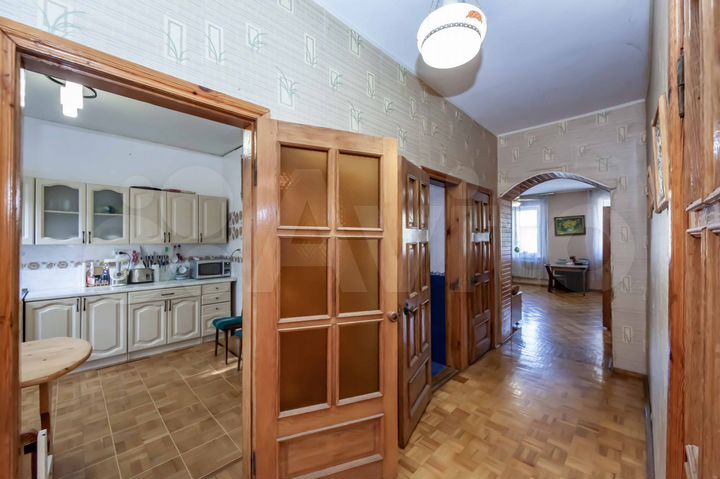 Коттедж 327 м² на участке 6 сот.