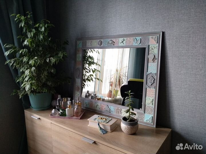 Зеркало в раме (ручная работа)