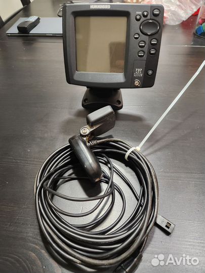 Эхолот Humminbird 737