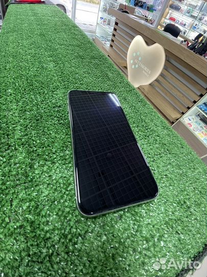 iPhone X, 64 ГБ