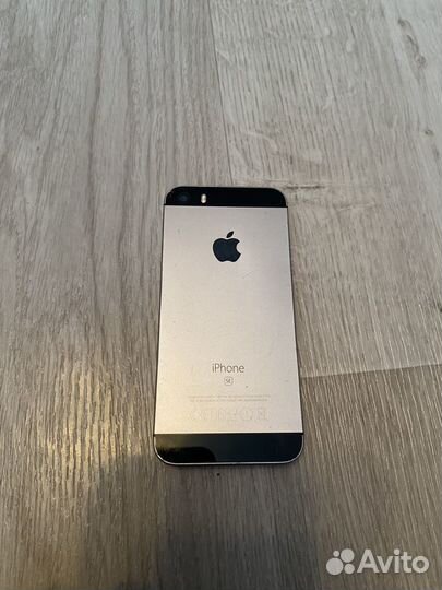 iPhone SE, 32 ГБ