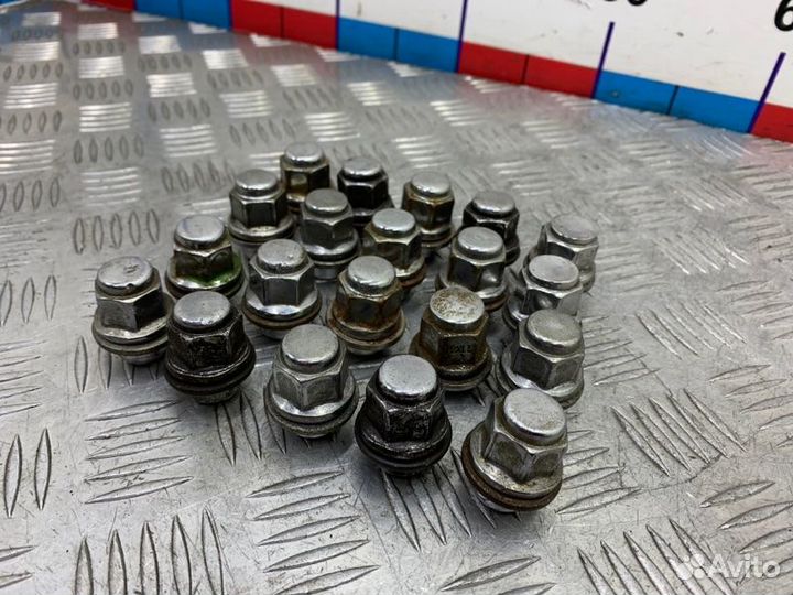Гайка на колесо Toyota Camry V50 V55 2arfe 2014