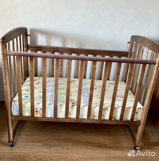 Кроватка детская с матрасом бу