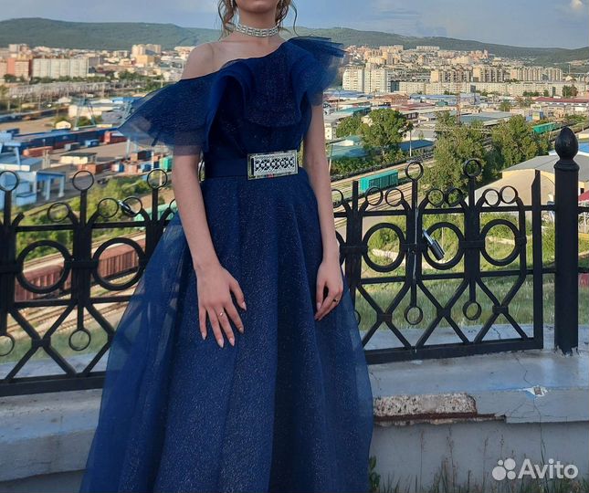 Вечернее платье