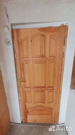 Дверь из цельной сосны