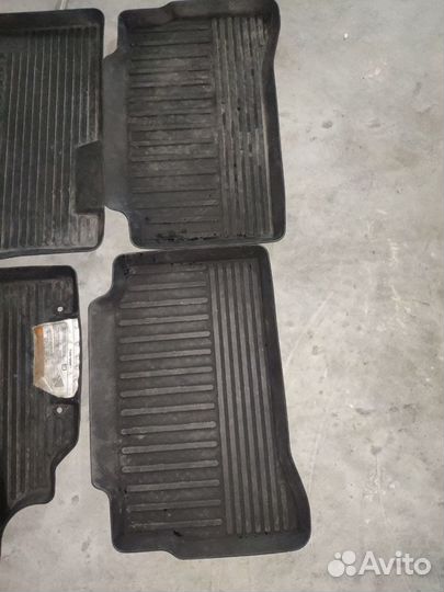 Suzuki Vitara оригинальные коврики резиновые