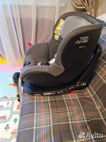 Britax Römer Dualfix 3 i-Size + Flex Base isense