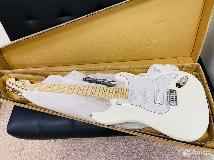 Электрогитара новая Fabio ST200 WH (Н/S/S)
