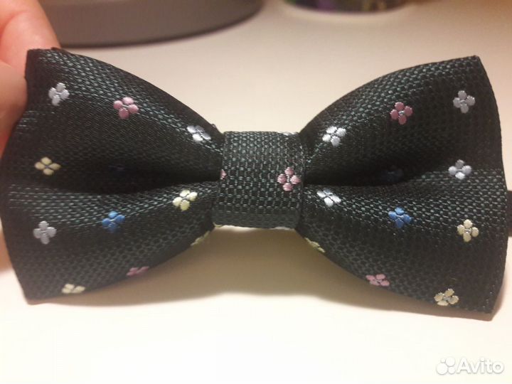 Галстук-бабочка тёмно-зеленого цвета