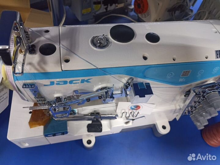 Промышленная плоскошовная машина под окантовку