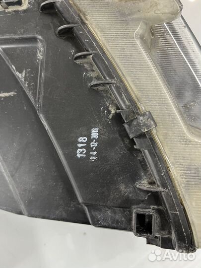 Фара правая на skoda a7