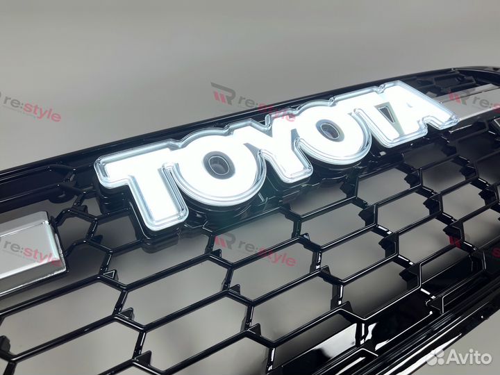 Решетка Toyota Land Cruiser 200 8-15 стиль 300 LED