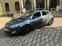 Opel Astra 1.6 AT, 2012, 281 000 км, с пробегом, цена 845 000 руб.