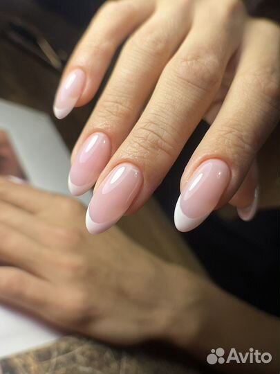 Модель на маникюр с покрытием гель лак