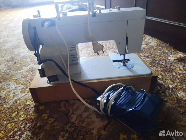 Швейная машина Чайка 134