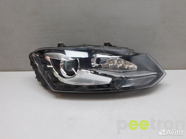 Б/У Б/У Фара правая б/у 6R1941032C VAG