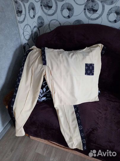 Костюм женский