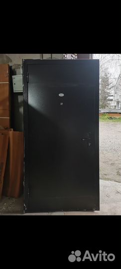 Металлическая дверь бу