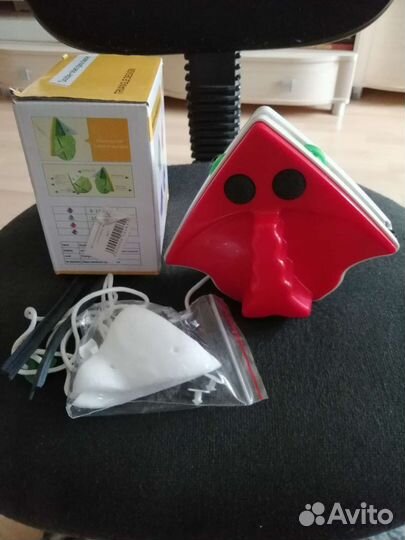 Магнитная щетка для мытья окон