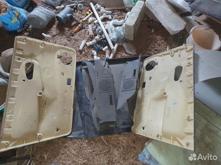 Обшивки передних дверей 2114