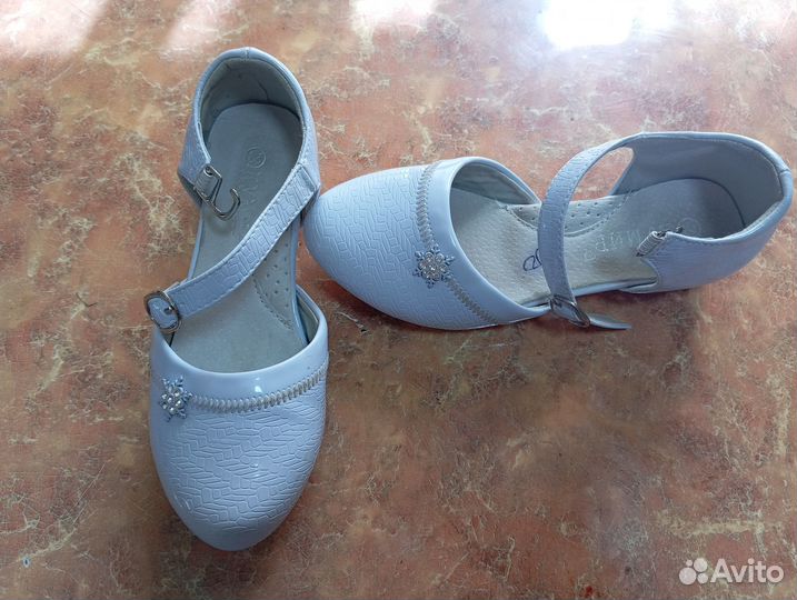 Туфли для девочки 29 размер белые