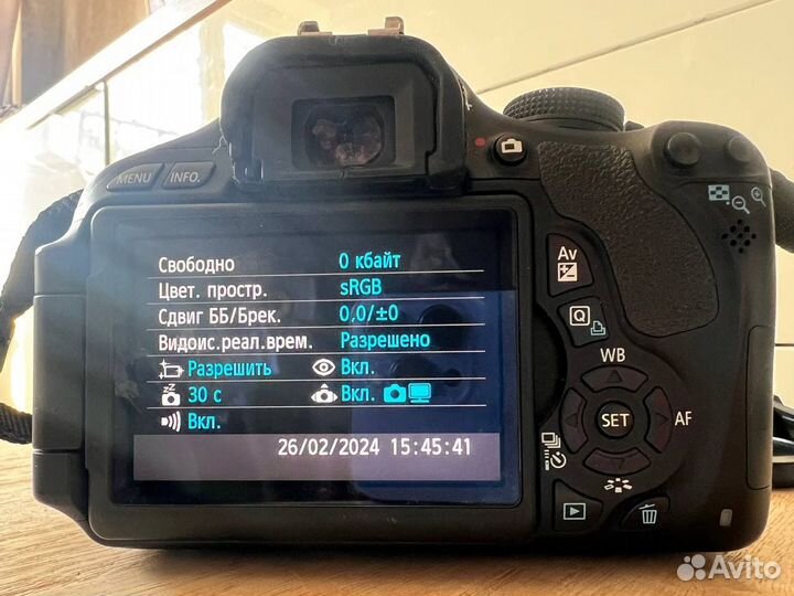 Зеркальный фотоаппарат Canon eos 600d