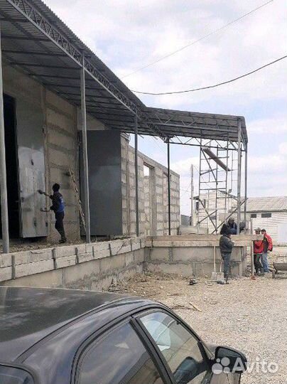 Сварщик. стройка